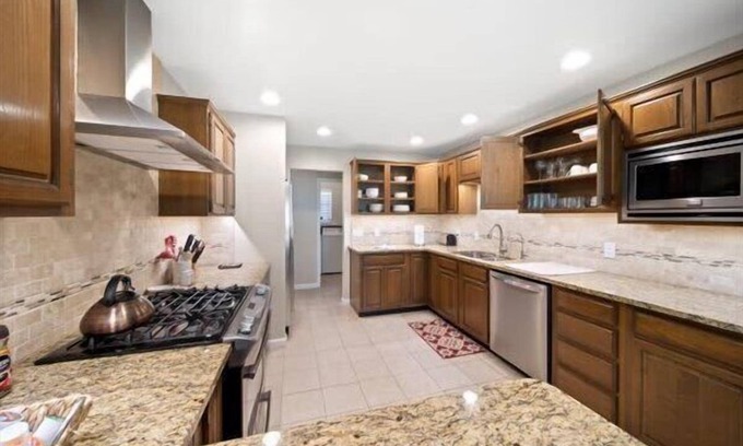Broken Arrow House | 4/2 BR Ranch House on Golf Course, Tulsa!