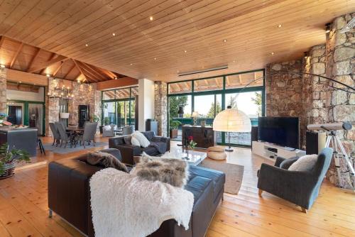 Kamiros House | 4 BD Luxurious villa with swimming pool