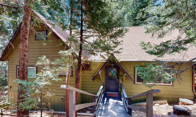 Cedar Glen House | 4 BD W/Lake Access, Grill, Fire Pit, A/C, Optional Dock