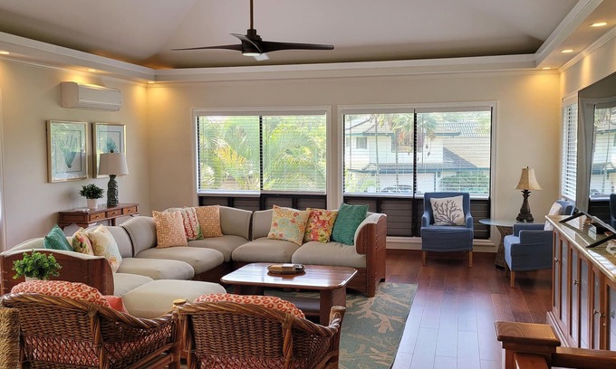 Bayview House | 4 BDR, 3 1/2 BR, AC, WALK TO BEACHES AND RESTAURANTS!