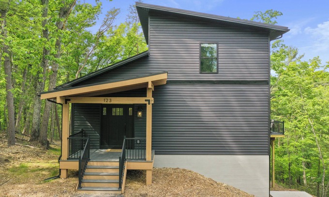 Mount Jackson House | 4 BDR New Modern & Spacious Mountain View Retreat - 5Min to Bryce Resort