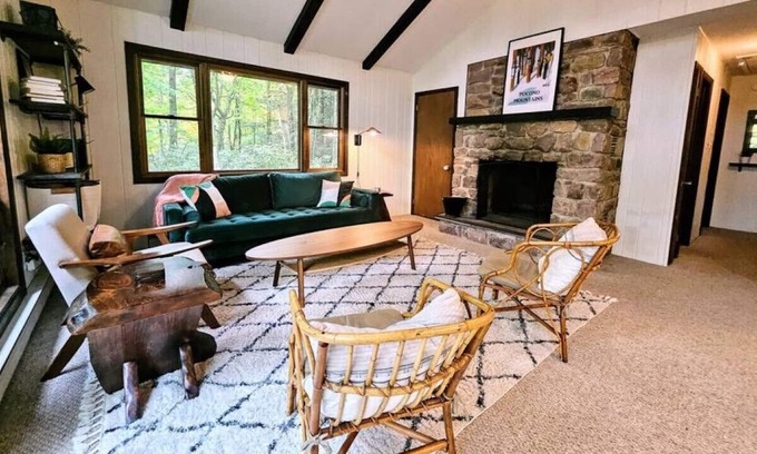 Lake Harmony Estates House | 4 Bdrm Mid Century Modern in Lake Harmony!