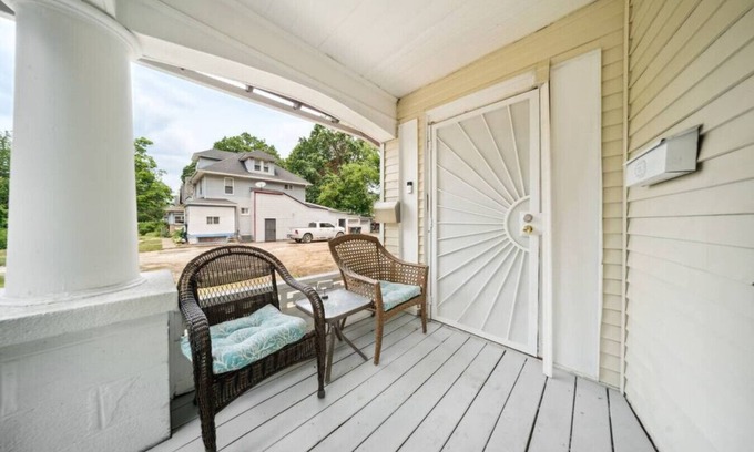 Akron Apartment | 4 Bed 1 Bath Apt in Akron's North Hill Area