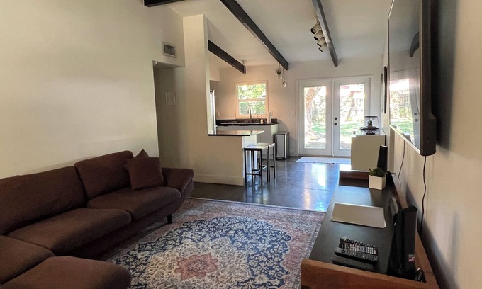 Gainesville House | 4 bed, 2 bath home conveniently located in NE Gainesville