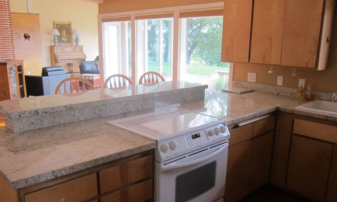 Alvadore House | 4 Bed / 2 Bath home on acreage, close to town, but with a country feel.