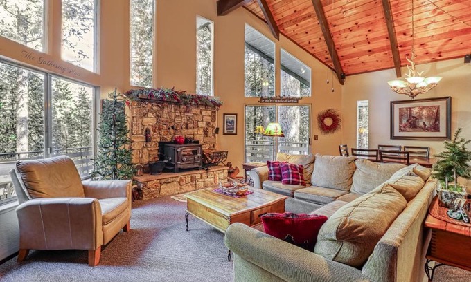 Arnold House | 4 Bed 2 Bath Vacation home in Arnold