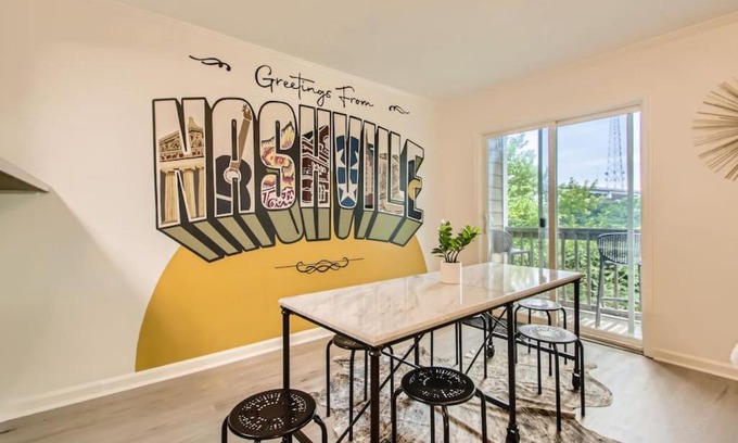 North Capitol Apartment | 4 Bed, 2 Bedroom plus POOL, Walk to Downtown and Germantown