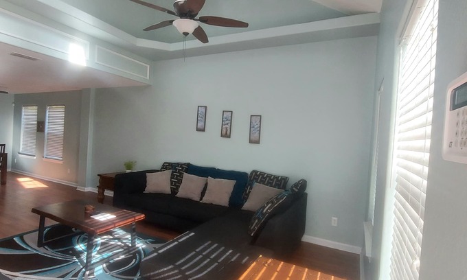Tallahassee Condo | 4 Bed 3.5 bath with king bed and jacuzzi tub!