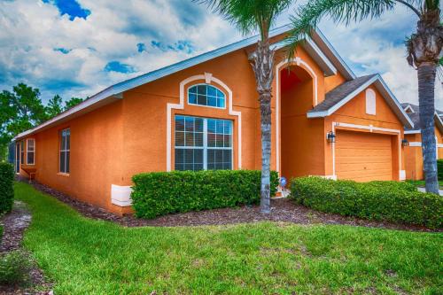 Watersong House | 4 Bed, 3 Bath Villa in Gated Community