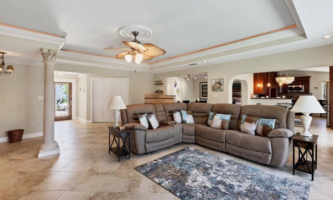 Charlotte Harbor Villa | 4 Bed 3 Baths Villa in Charlotte Harbor Area #945