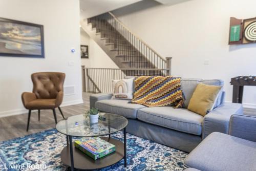 Cambridge House | 4 Bed 35 Bath-new-wifiwdpatio-privatespacy