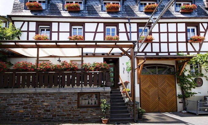 Punderich Apartment | 4-bed apartment Marienburg - Kühn, Ingrid