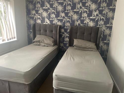 Stonnall House | 4 Bed Comfy House in Birmingham