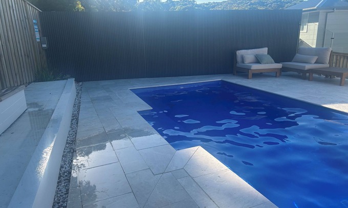 Moonee House | 4-Bed Home, Pool, BBQ & Theater