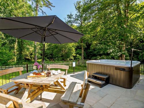 Llannefydd House | 4 Bed in Abergele 88973
