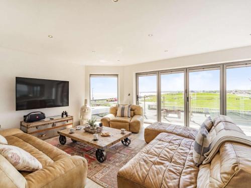 Blyth House | 4 Bed in Blyth 87734