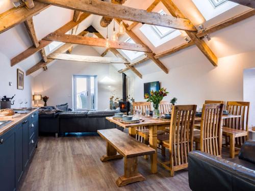 Axbridge House | 4 Bed in Burnham-on-Sea 90365
