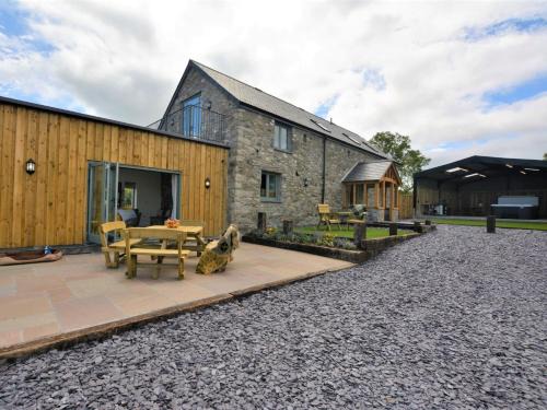 Llannefydd House | 4 Bed in Denbigh 76475