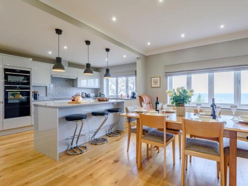 Rhos on Sea House | 4 Bed in Llandudno 80288