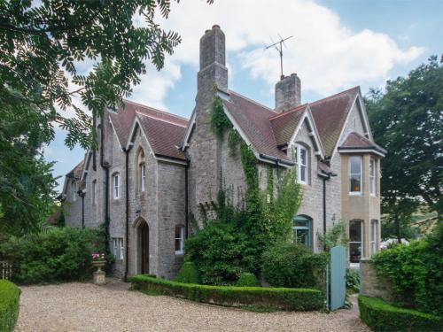 West Lulworth House | 4 Bed in Lulworth Cove DC182