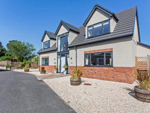 Saint Asaph House | 4 Bed in Saint Asaph 96246