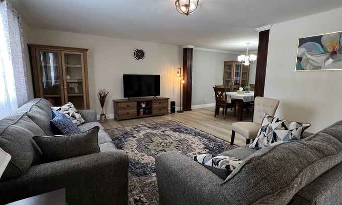 Kettering House | 4 Bedroom, 2.5 bathroom Spacious House in Kettering