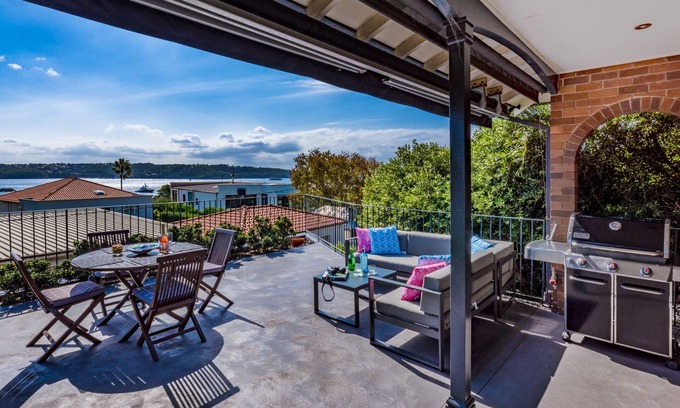 Vaucluse House | 4 bedroom 3 bathroom home in Vaucluse with stunning harbour views