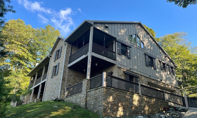 Wolf Laurel House | 4 Bedroom + 4 Bathroom Mountain Home at 4,700ft Views of Blue Ridge Mts + Big Bald + Spa + Elevator