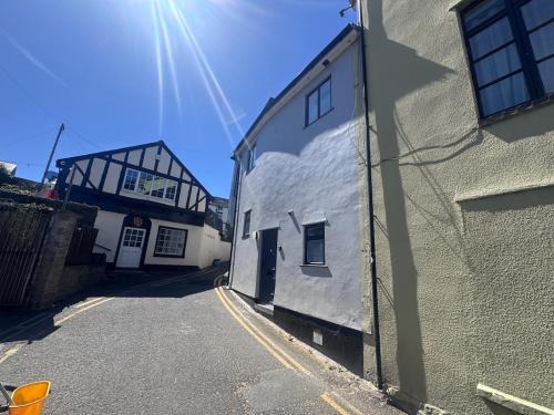 Builth Wells House | 4 Bedroom- 5 Bathroom Central Builth Townhouse