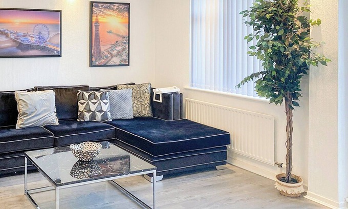 Thornton-Cleveleys Cottage | 4 bedroom accommodation in Thornton-Cleveleys