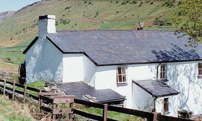 Penrhyndeudraeth Cottage | 4 bedroom accommodation in Croesor, Penrhyndeudraeth