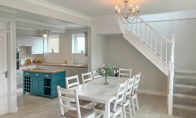 South Hayling Cottage | 4 bedroom accommodation in Hayling Island