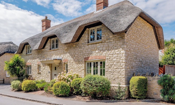 West Lulworth Cottage | 4 bedroom accommodation in West Lulworth