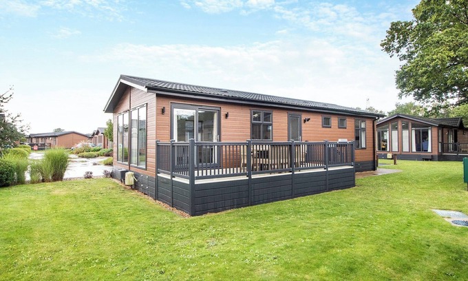 Pentney Ski Chalet | 4 bedroom accommodation in Pentney, King&rsquo;s Lynn