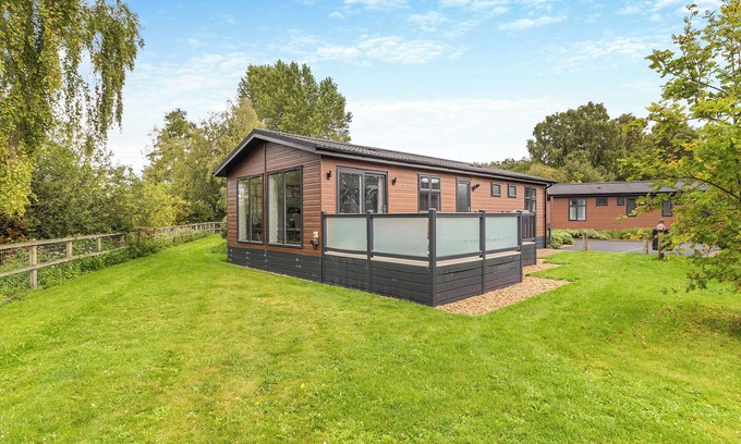 Pentney Ski Chalet | 4 bedroom accommodation in Pentney, King’s Lynn