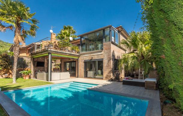 Cabrils House | 4 bedroom accommodation in Cabrils