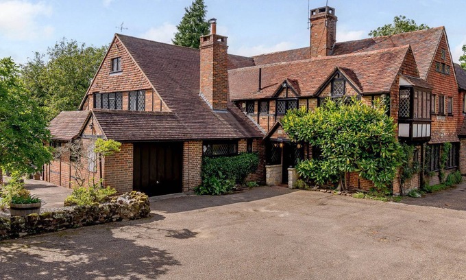 Crawley Down Cottage | 4 bedroom accommodation in Felbridge