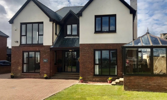 North Sunderland Cottage | 4 bedroom accommodation in Seahouses
