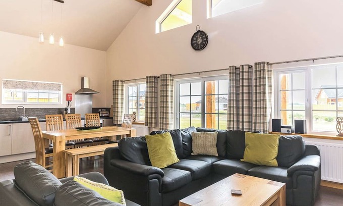 Hornsea Ski Chalet | 4 bedroom accommodation in Hornsea