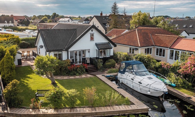 Irstead Cottage | 4 bedroom accommodation in Wroxham