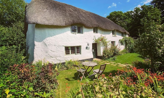Trusham Cottage | 4 bedroom accommodation in Higher Ashton, near Exeter