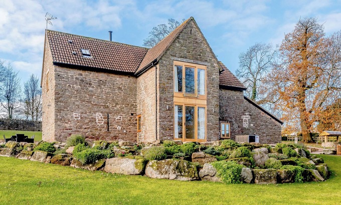 Lydney Cottage | 4 bedroom accommodation in Bream, near Lydney