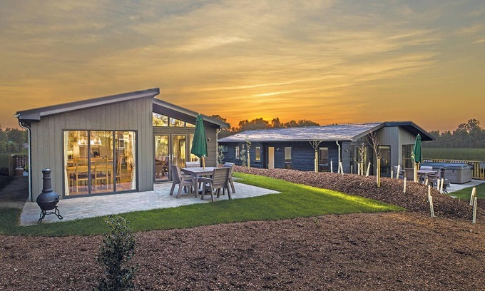 Penally Ski Chalet | 4 bedroom accommodation in Tenby