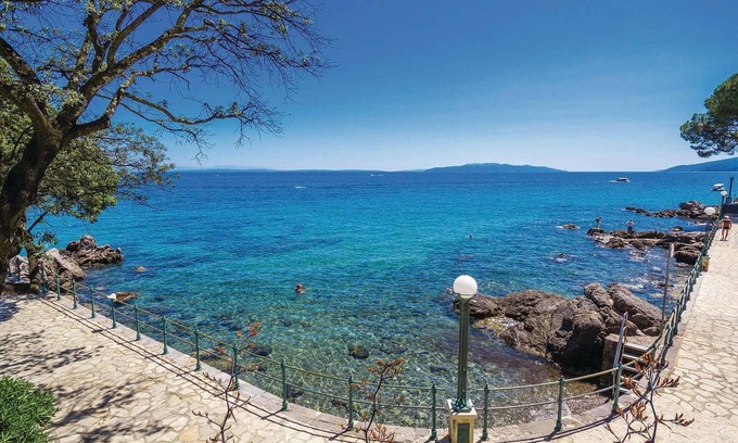 Bregi House | 4 bedroom accommodation in Bregi
