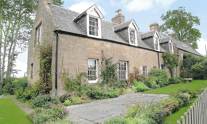 Balintore Cottage | 4 bedroom accommodation in Bayfield, Nigg