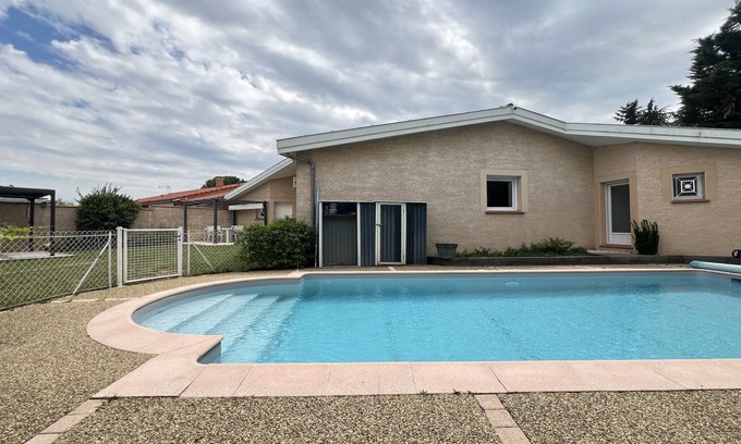 Frouzins House | 4-bedroom apartment in Frouzins