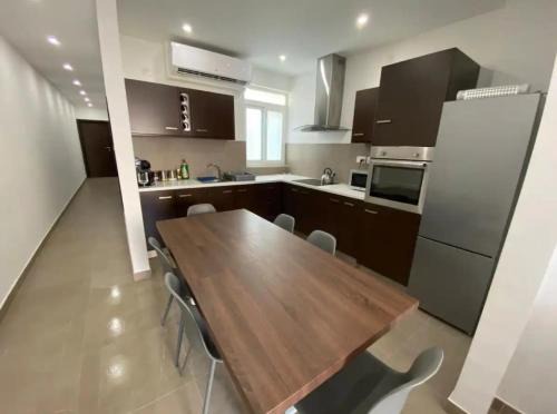 Qawra Apartment | 4 bedroom apt 5 mins away from beach and amenities