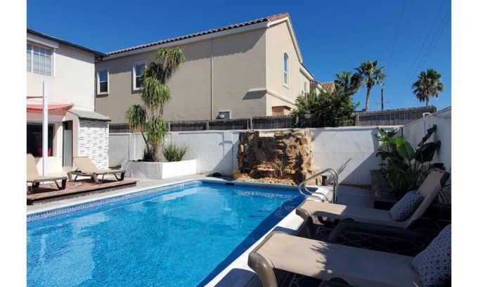 South Padre Island Villa | 4-bedroom Aqua de Paradise Villa with PRIVATE pool