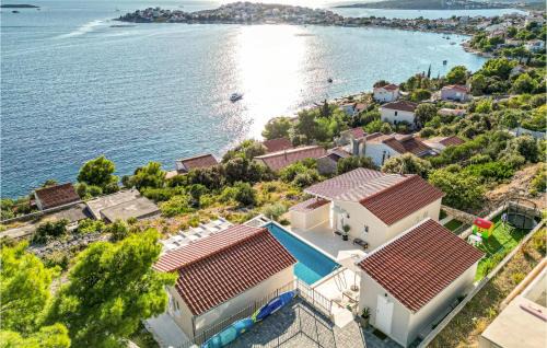Sevid House | 4 Bedroom Beautiful Home In Sevid