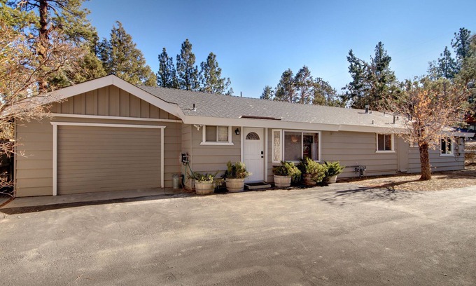 Big Bear Cabin | 4 Bedroom cabin, dog friendly with large private fenced yard and EV charger